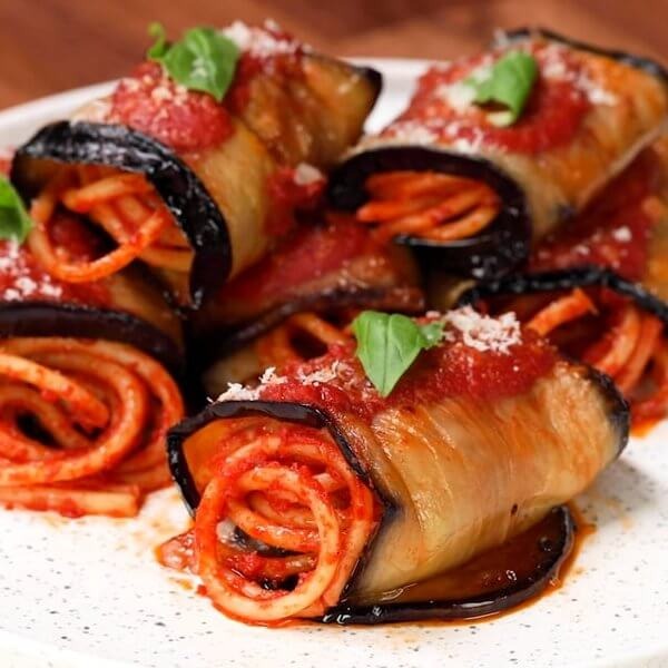 Involtini di melanzane con spaghetti alla Siciliana